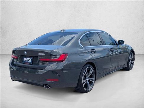 Used 2024 BMW 330i Sedan w/ Premium Package RWD image 5