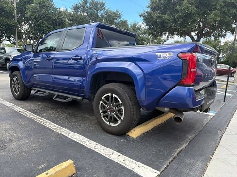 Used 2025 Toyota Tacoma TRD Sport AWD/4WD image 3