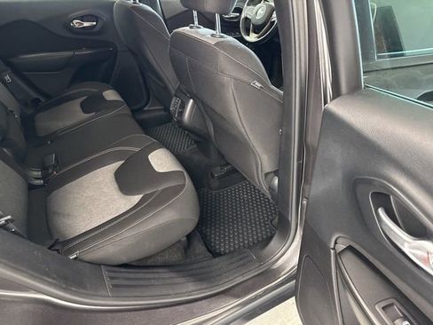 Used 2014 Jeep Cherokee Altitude w/ Cold Weather Group image 26