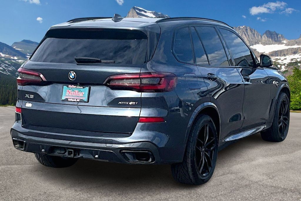 Used 2022 BMW X5 xDrive40i w/ M Sport Package AWD/4WD image 2