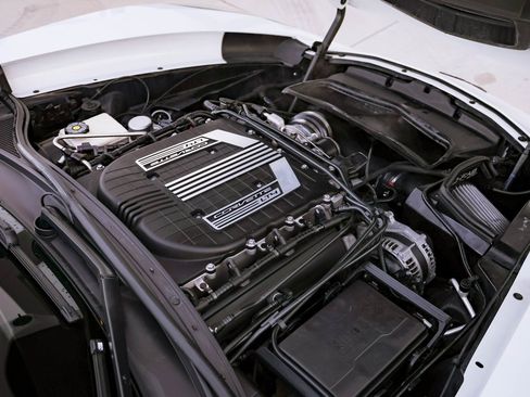 Used 2016 Chevrolet Corvette Z06 w/ Chrome Badge Package image 23