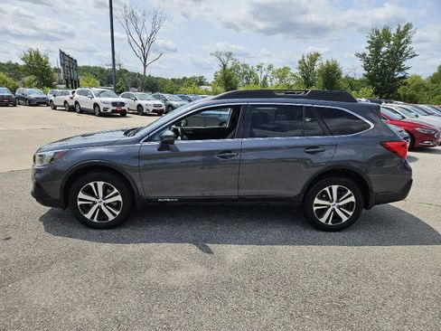 Used 2018 Subaru Outback 3.6R Limited AWD/4WD image 4