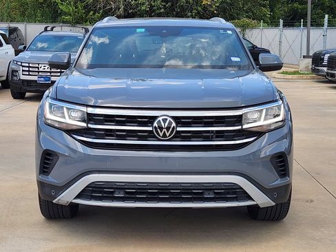 Used 2022 Volkswagen Atlas Cross Sport SEL AWD/4WD image 2