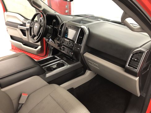 Used 2016 Ford F150 XLT w/ Equipment Group 302A Luxury image 14