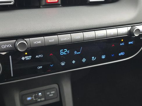 New 2025 Hyundai Ioniq 5 SE image 21