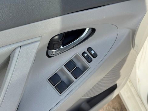 Used 2010 Toyota Camry XLE image 18