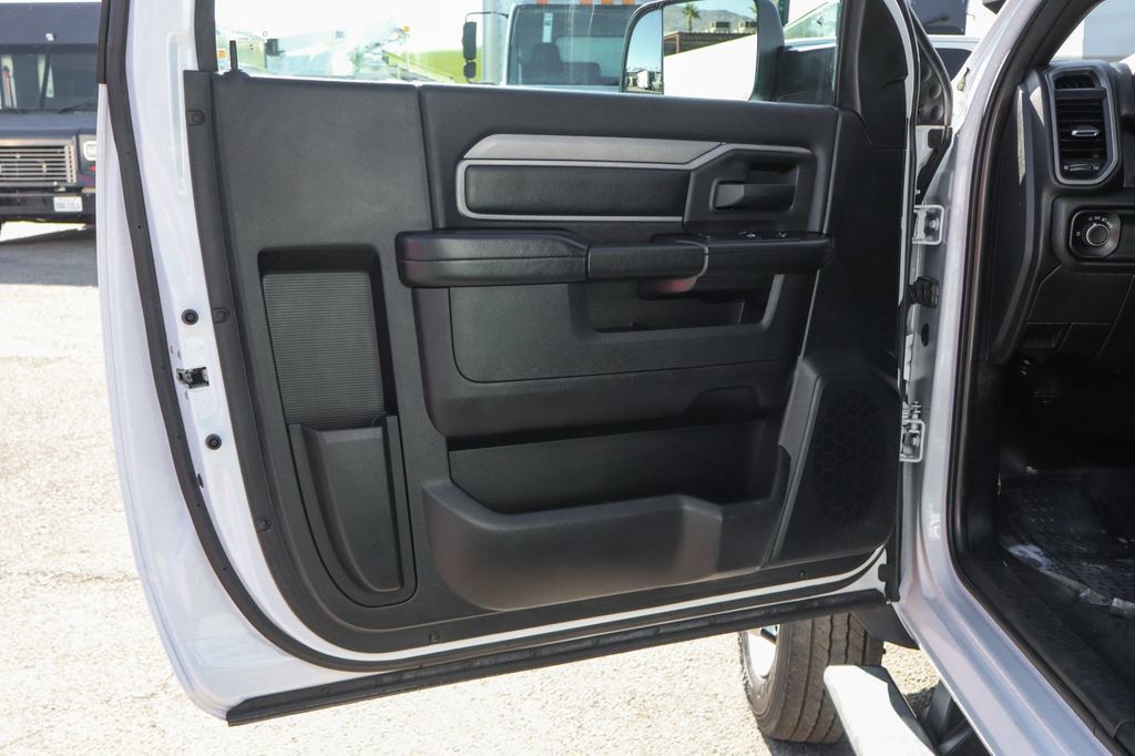 Used 2021 RAM 5500 Tradesman RWD image 19