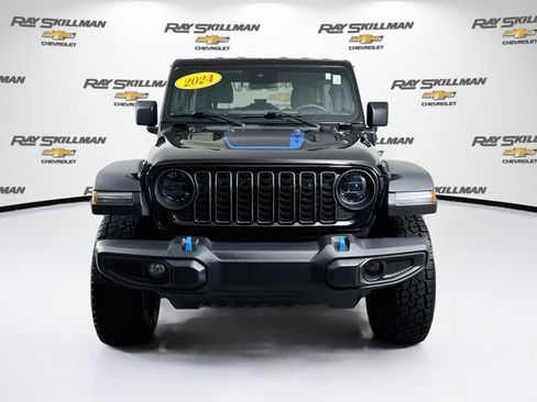Used 2024 Jeep Wrangler Unlimited Rubicon 4xe AWD/4WD image 2