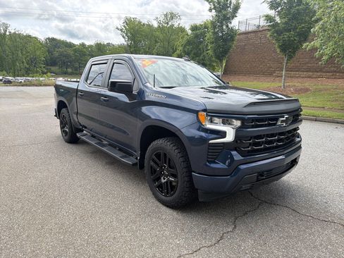 Used 2022 Chevrolet Silverado 1500 RST AWD/4WD image 3