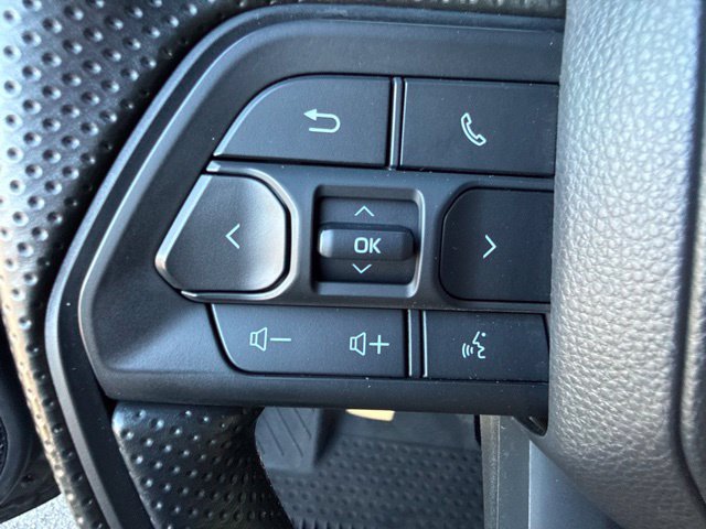 Used 2025 Toyota Tacoma SR5 AWD/4WD image 18