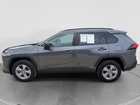 Used 2022 Toyota RAV4 LE AWD/4WD image 7