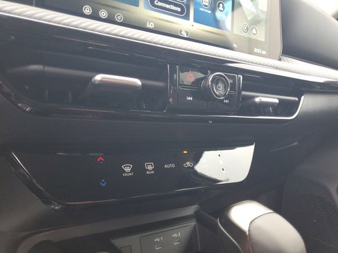 New 2026 Nissan Kicks SR image 29