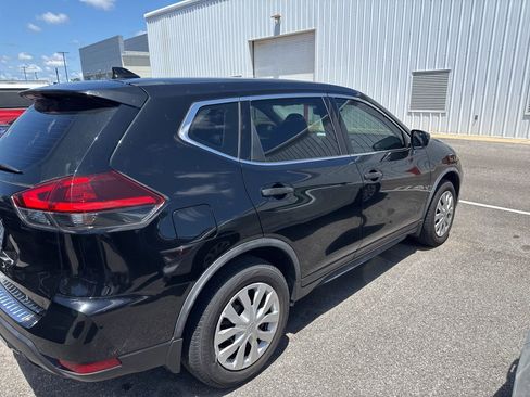 Used 2020 Nissan Rogue S FWD image 4