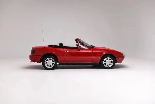 Used 1990 MAZDA MX-5 Miata RWD image 3
