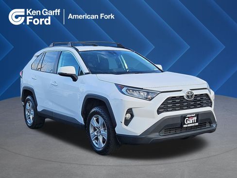 Used 2020 Toyota RAV4 XLE image 1