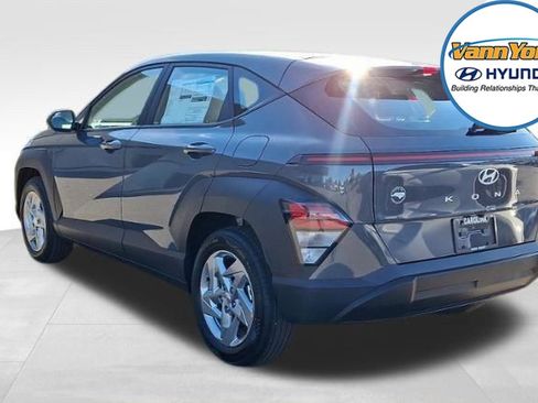 New 2026 Hyundai Kona SE image 3