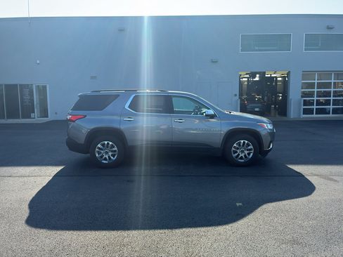 Used 2021 Chevrolet Traverse LT FWD image 7