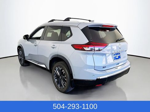 Used 2025 Nissan Rogue Platinum FWD image 9