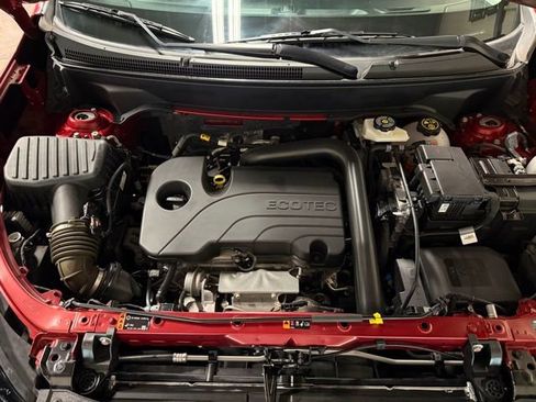 Used 2023 Chevrolet Equinox LT image 41