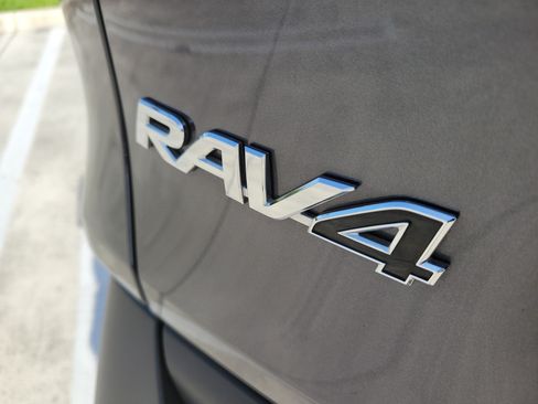 Used 2025 Toyota RAV4 XLE w/ Convenience Package FWD image 10