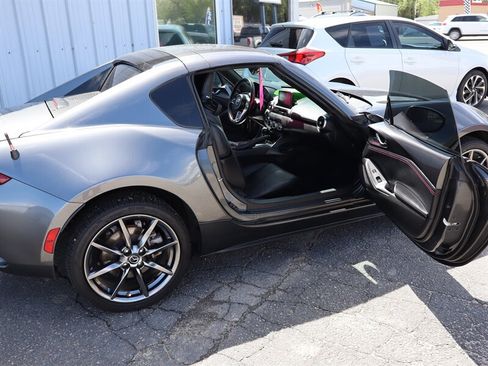 Used 2018 MAZDA MX-5 Miata RF Grand Touring RWD image 19
