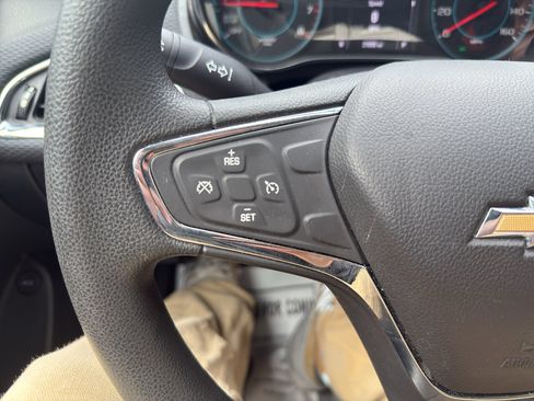 Used 2018 Chevrolet Cruze LT FWD image 25