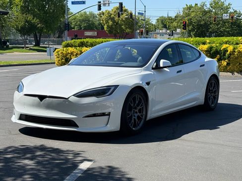 Used 2022 Tesla Model S Standard Range image 1
