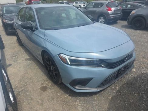 Used 2023 Honda Civic Sport image 3