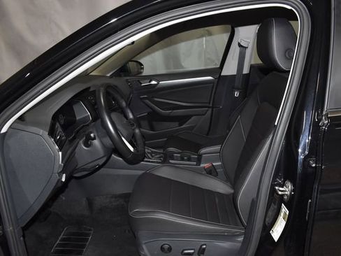 Used 2024 Volkswagen Jetta SE image 12