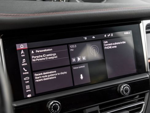 Certified 2023 Porsche Macan AWD/4WD image 30