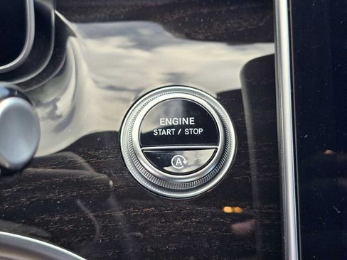 Used 2023 Mercedes-Benz C 300 Sedan image 33