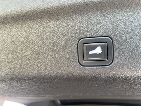 Used 2021 Chevrolet Tahoe Z71 w/ Z71 Off-Road Package image 62