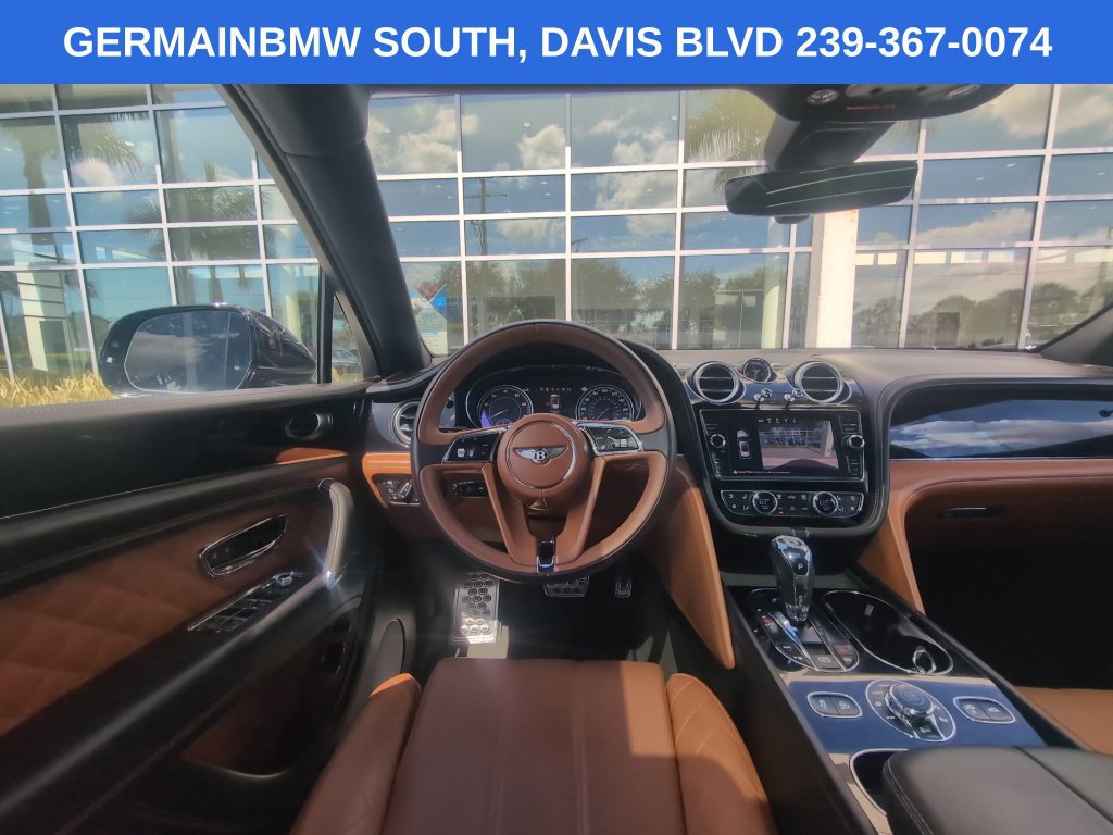 Used 2017 Bentley Bentayga AWD/4WD image 43