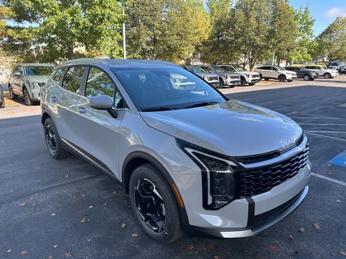 New 2026 Kia Sportage EX image 3