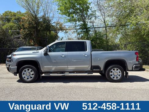 Used 2024 Chevrolet Silverado 3500 High Country w/ Technology Package AWD/4WD image 9
