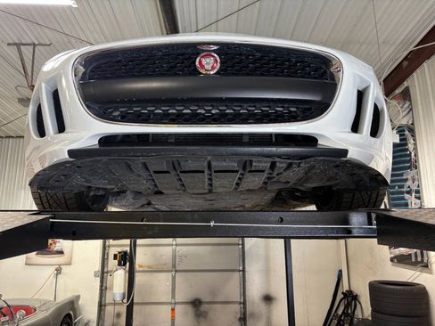 Used 2014 Jaguar F-TYPE Convertible RWD image 40
