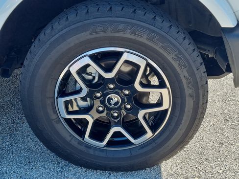 Used 2025 Ford Bronco Outer Banks AWD/4WD image 9