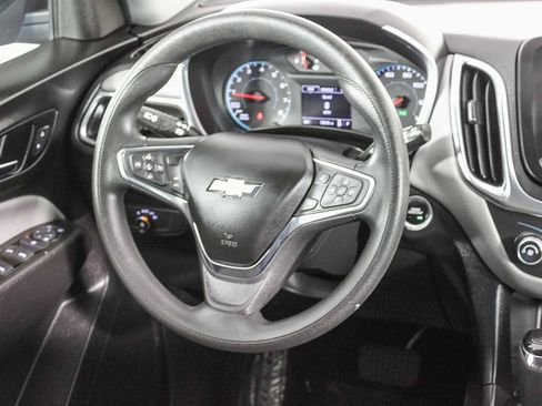 Used 2021 Chevrolet Equinox LS image 15