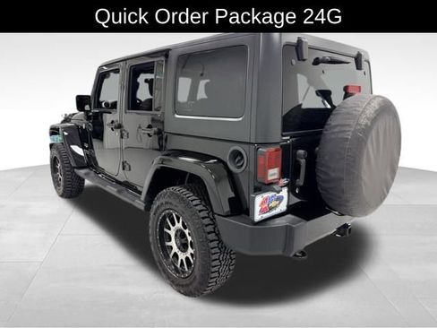 Used 2016 Jeep Wrangler Unlimited Sahara image 4