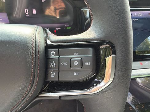 Used 2024 Jeep Wagoneer Launch Edition AWD/4WD image 28