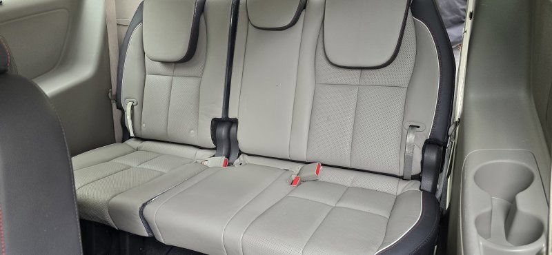 Used 2017 Kia Sedona SX FWD image 33