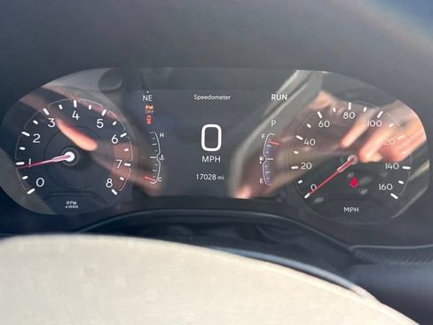 Used 2025 Jeep Compass Trailhawk AWD/4WD image 19