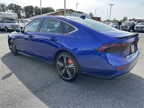 Used 2024 Honda Accord Sport image 7