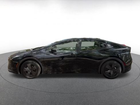 Used 2025 Toyota Prius LE image 9