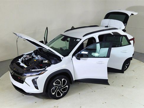 New 2026 Chevrolet Trax RS image 25