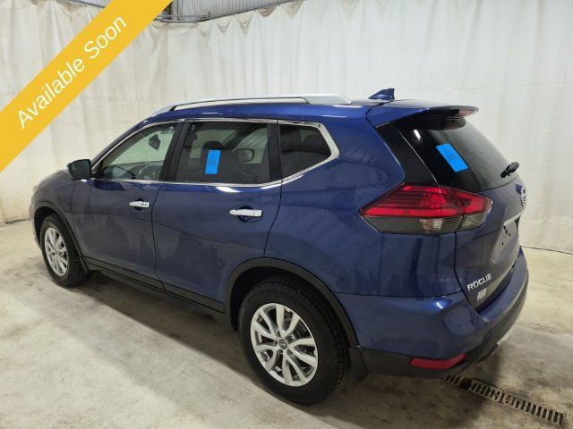 Used 2017 Nissan Rogue SV AWD/4WD image 3