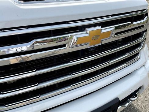 Used 2024 Chevrolet Silverado 3500 High Country w/ High Country Premium Package image 28