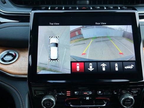 Used 2024 Jeep Grand Cherokee Summit image 23