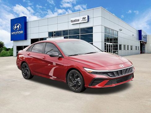 Certified 2026 Hyundai Elantra Sport FWD image 3