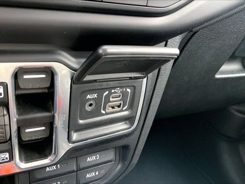 Used 2021 Jeep Gladiator Sport AWD/4WD image 30